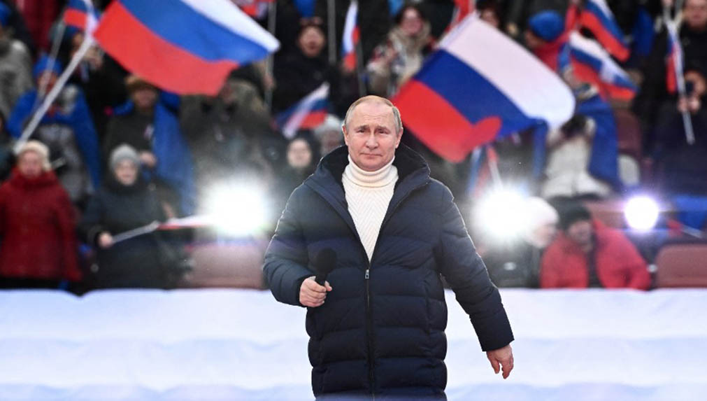 Putin in a puffy jacket